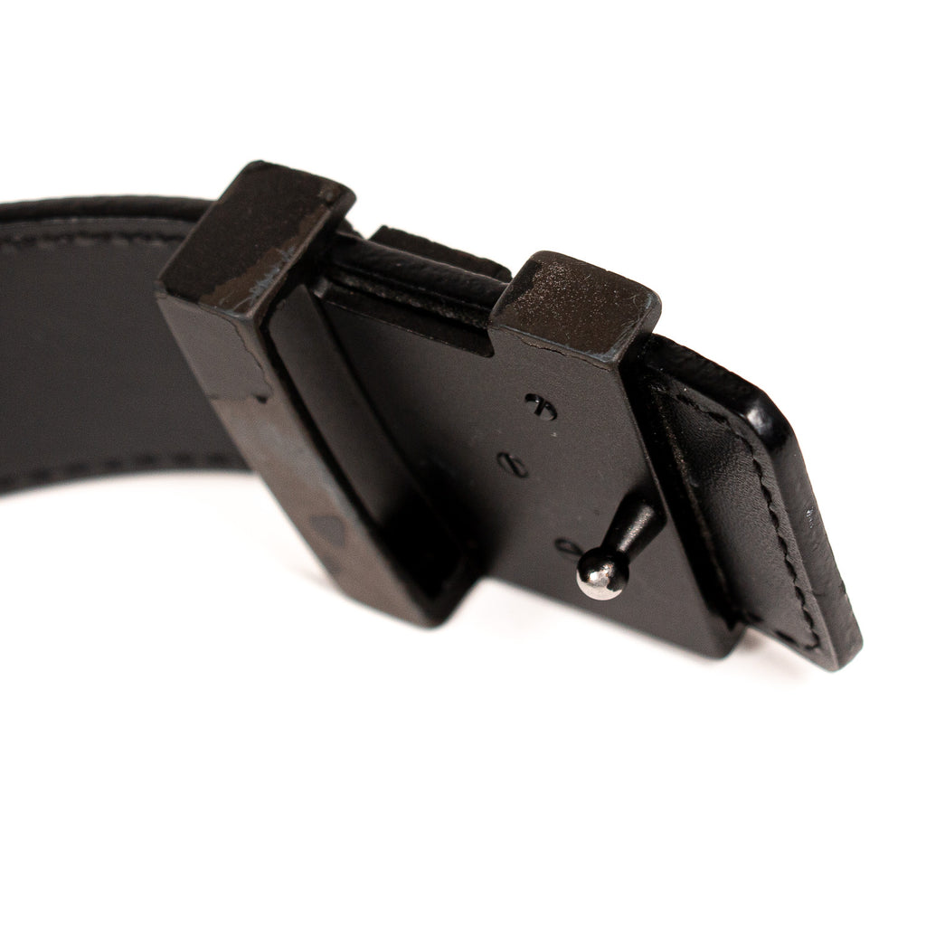 Louis Vuitton Taiga Leather Initiales Belt