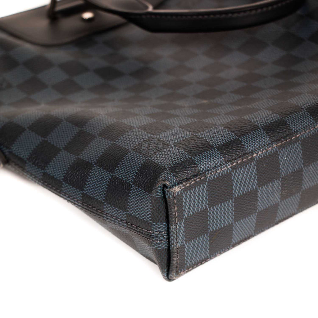 Louis Vuitton Damier Graphite Porte-Documents Bags Louis Vuitton - Shop authentic new pre-owned designer brands online at Re-Vogue