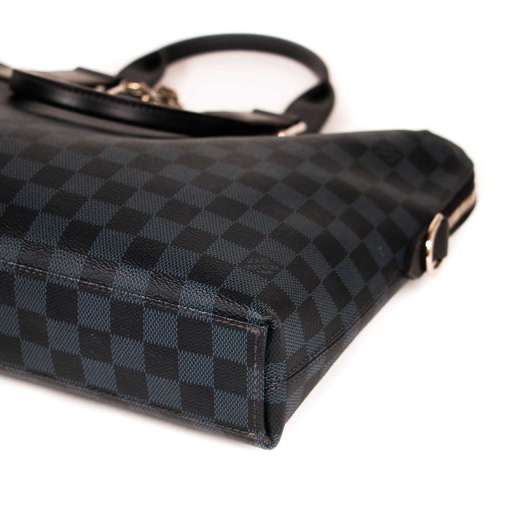 Louis Vuitton Damier Graphite Porte-Documents Bags Louis Vuitton - Shop authentic new pre-owned designer brands online at Re-Vogue