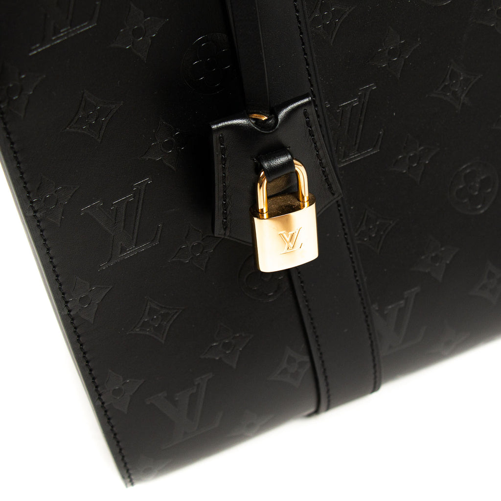 Louis Vuitton Very Tote MM Tote Bag Bags Louis Vuitton - Shop authentic new pre-owned designer brands online at Re-Vogue