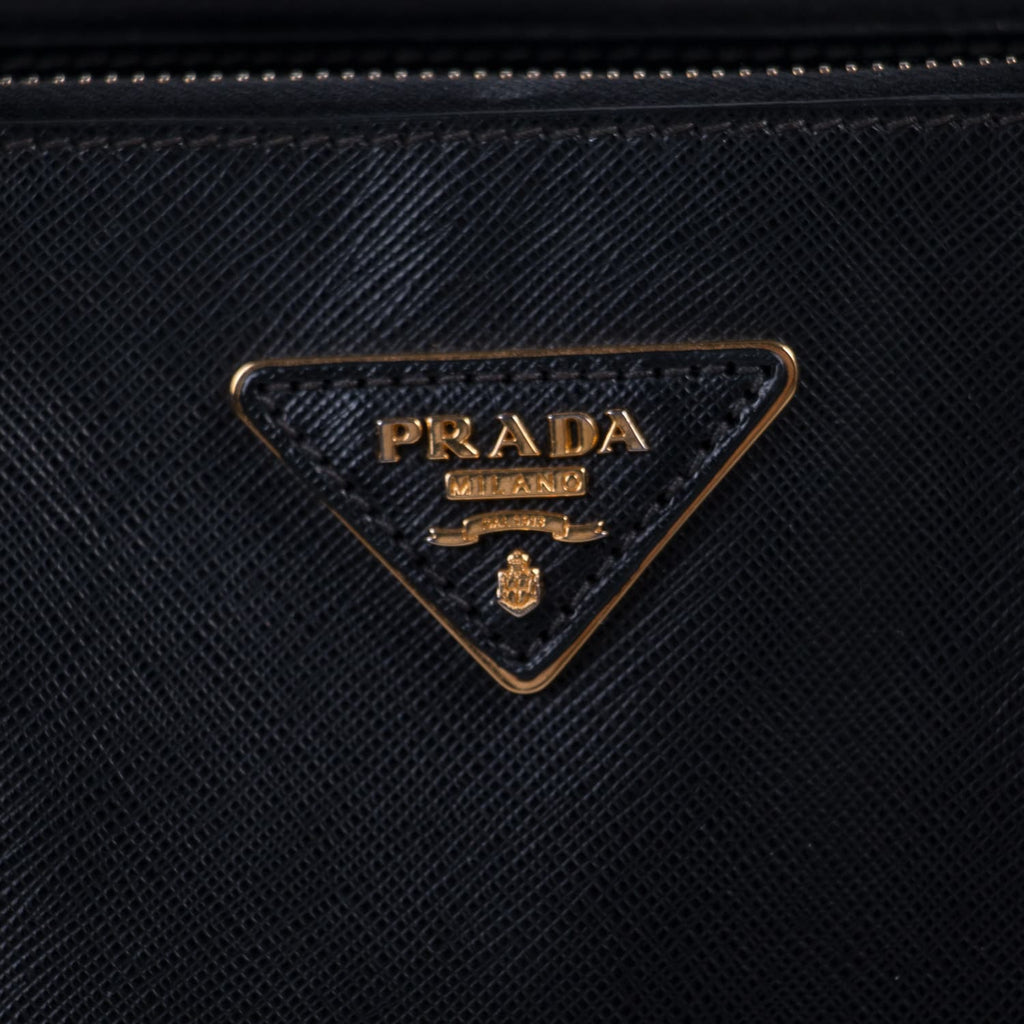 Prada Large Saffiano Lux Double Zip Tote Bag Bags Prada - Shop authentic new pre-owned designer brands online at Re-Vogue