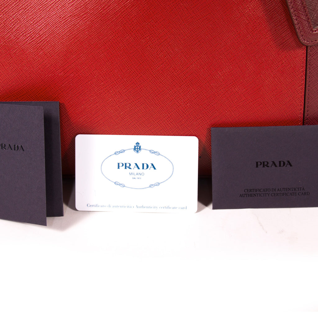 Prada Large Saffiano Double Zip Tote Bags Prada - Shop authentic new pre-owned designer brands online at Re-Vogue