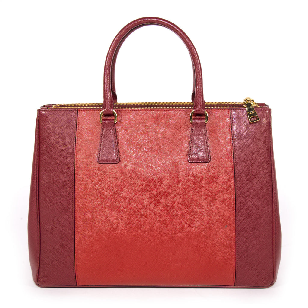 Prada Large Saffiano Double Zip Tote Bags Prada - Shop authentic new pre-owned designer brands online at Re-Vogue