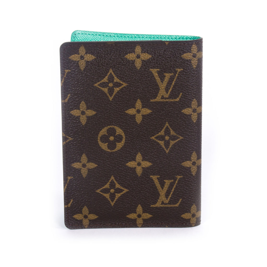 Louis Vuitton Monogram Passport Cover - revogue