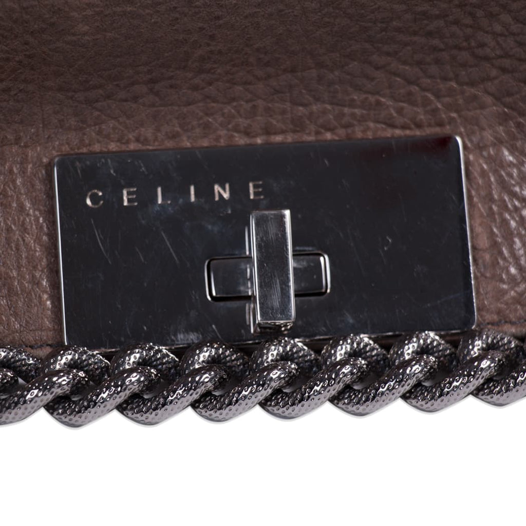 Céline Chain-Link Leather Shoulder Bag Bags Celine - Shop authentic new pre-owned designer brands online at Re-Vogue