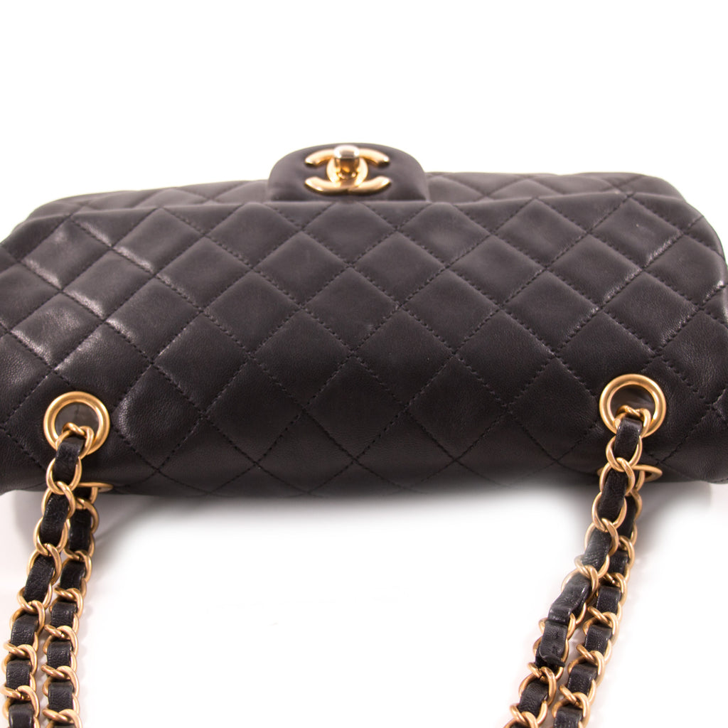 Chanel Small Classic Single Flap Bag Bags Chanel - Shop authentic new pre-owned designer brands online at Re-Vogue