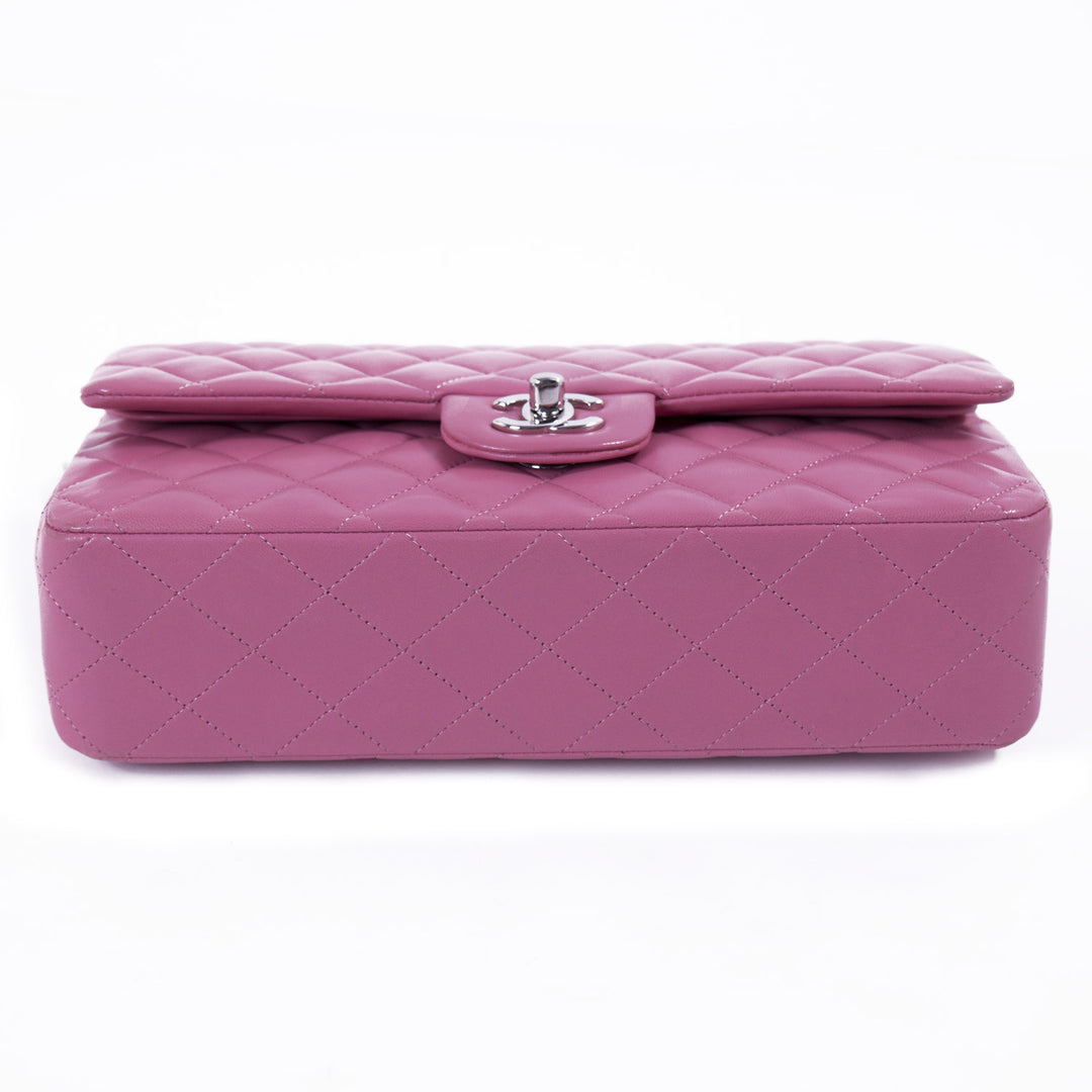 Chanel Classic Medium Double Flap Bags Chanel - Shop authentic new pre-owned designer brands online at Re-Vogue