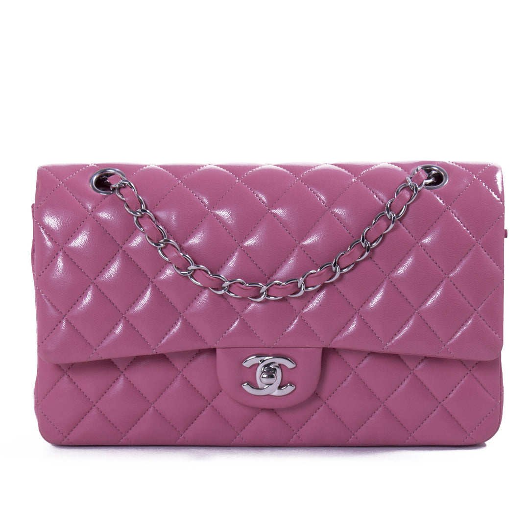 Chanel Classic Medium Double Flap Bags Chanel - Shop authentic new pre-owned designer brands online at Re-Vogue
