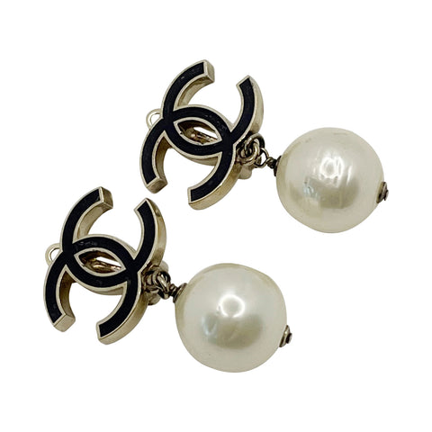 Chanel White Pearl Brooch