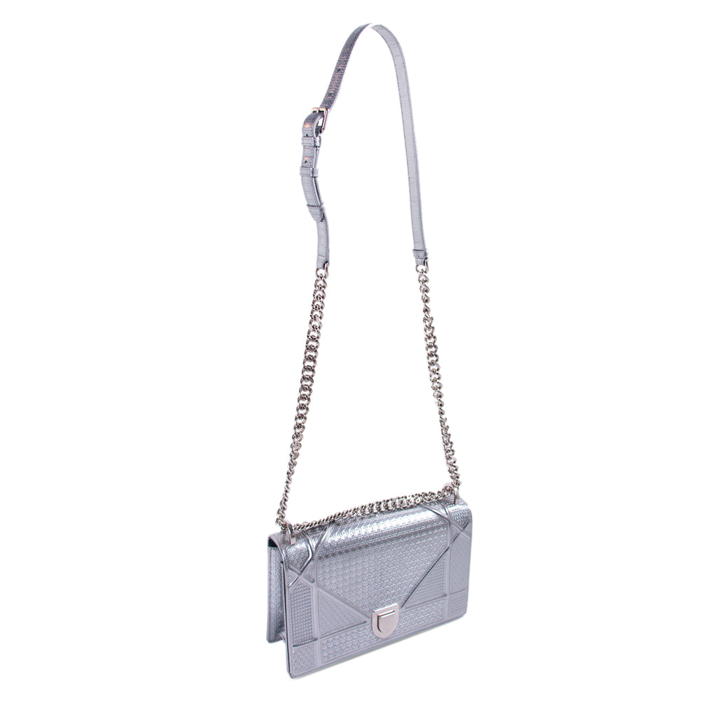 Christian Dior Diorama Medium Shoulder Bag Bags Dior - Shop authentic new pre-owned designer brands online at Re-Vogue