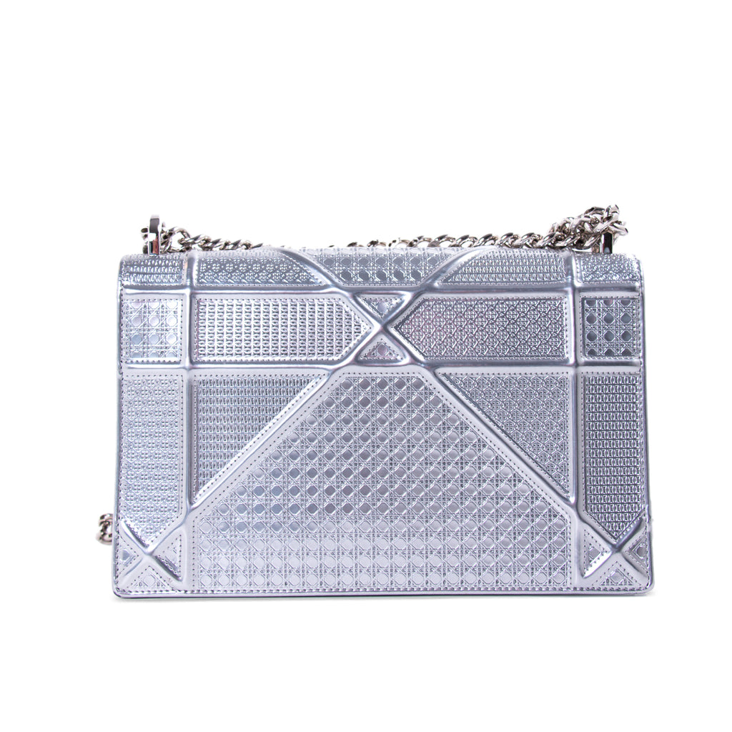 Christian Dior Diorama Medium Shoulder Bag Bags Dior - Shop authentic new pre-owned designer brands online at Re-Vogue