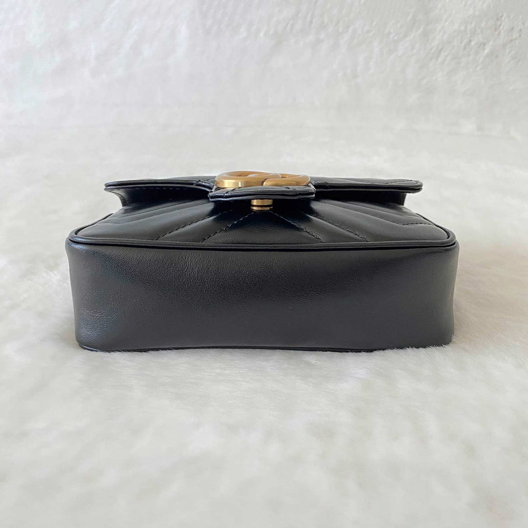 Gucci GG Marmont Matelassé Super Mini Bag