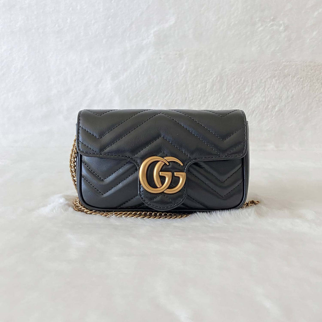 Gucci GG Marmont Matelassé Super Mini Bag