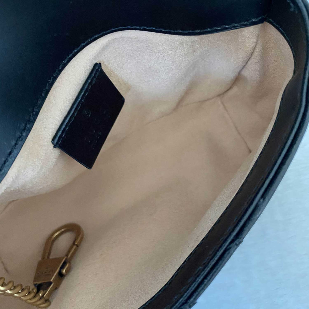 Gucci GG Marmont Matelassé Super Mini Bag