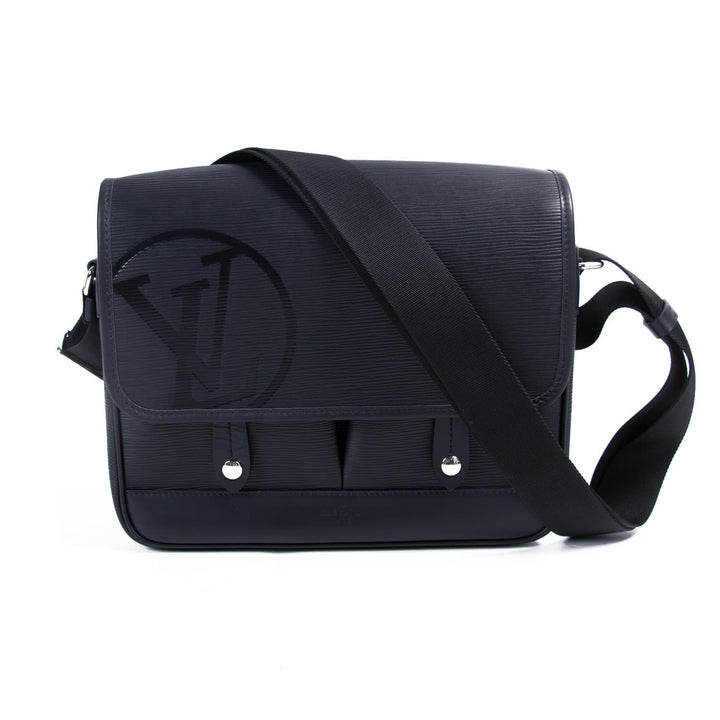 Louis Vuitton Downtown Messenger PM Bags Louis Vuitton - Shop authentic new pre-owned designer brands online at Re-Vogue