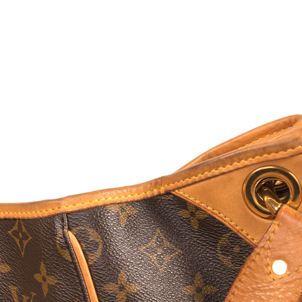 Louis Vuitton Monogram Galleria GM Bags Louis Vuitton - Shop authentic new pre-owned designer brands online at Re-Vogue