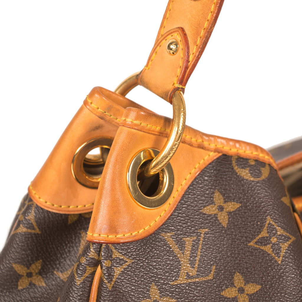 Louis Vuitton Monogram Galleria PM Bags Louis Vuitton - Shop authentic new pre-owned designer brands online at Re-Vogue