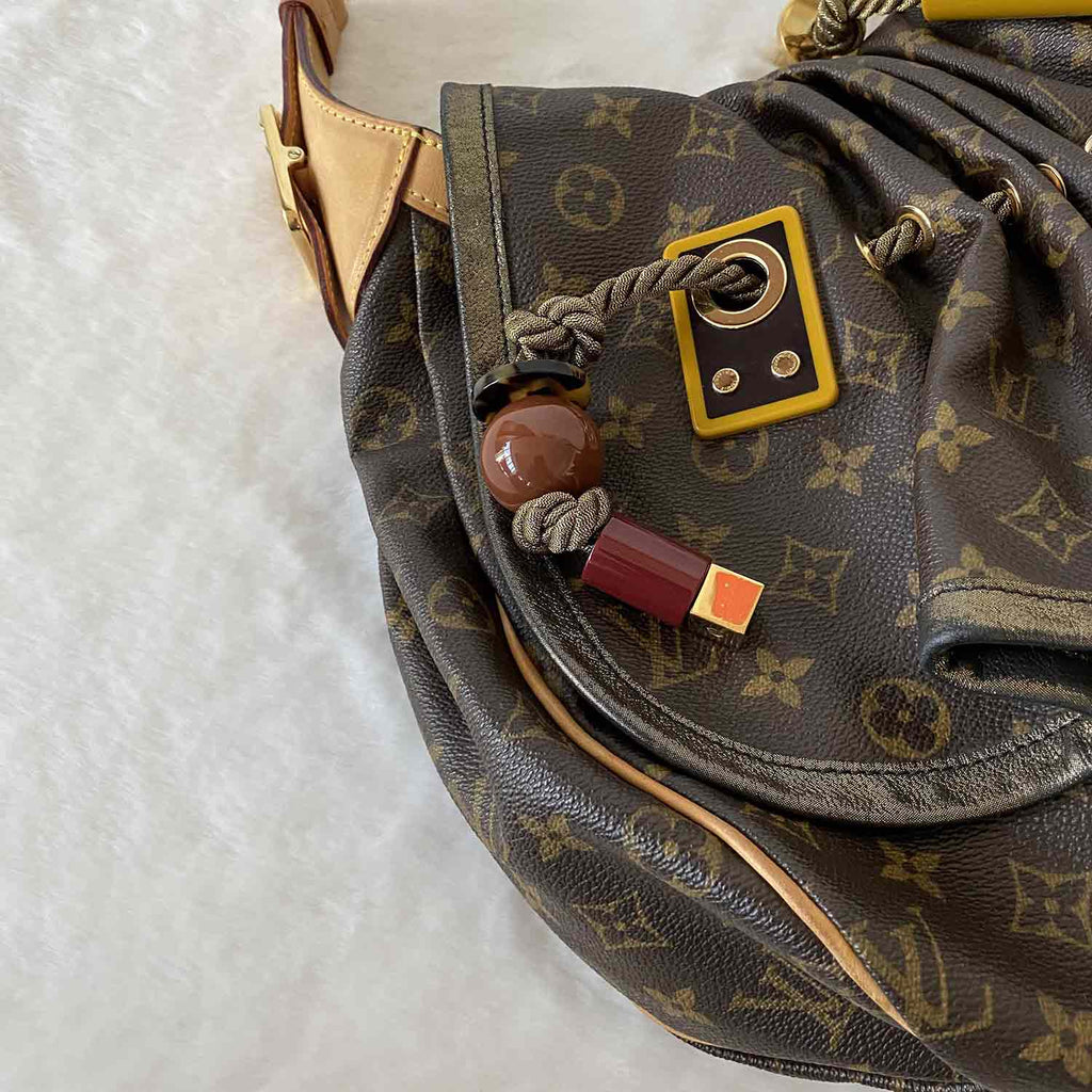 Louis Vuitton Monogram Kalahari GM