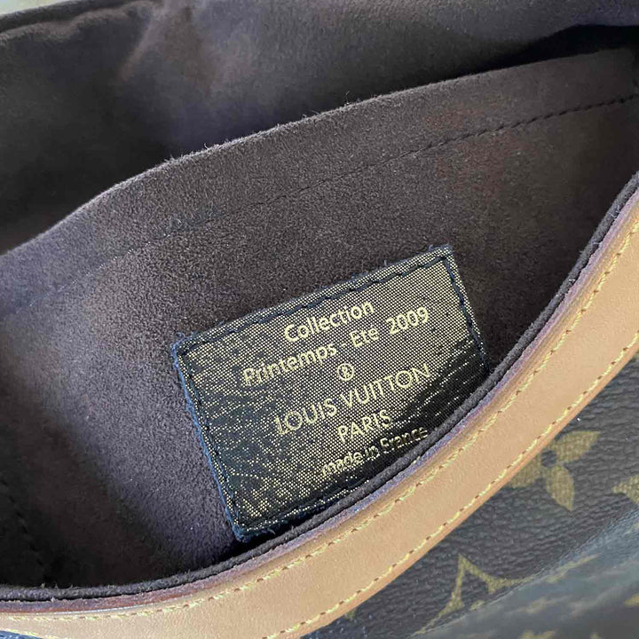 Louis Vuitton Monogram Kalahari GM