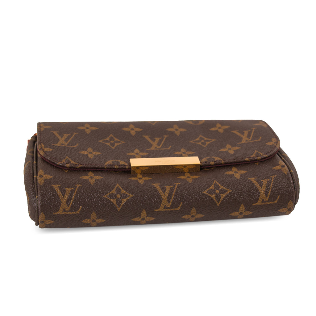 Louis Vuitton Monogram Pochette Favorite PM Bags Louis Vuitton - Shop authentic new pre-owned designer brands online at Re-Vogue