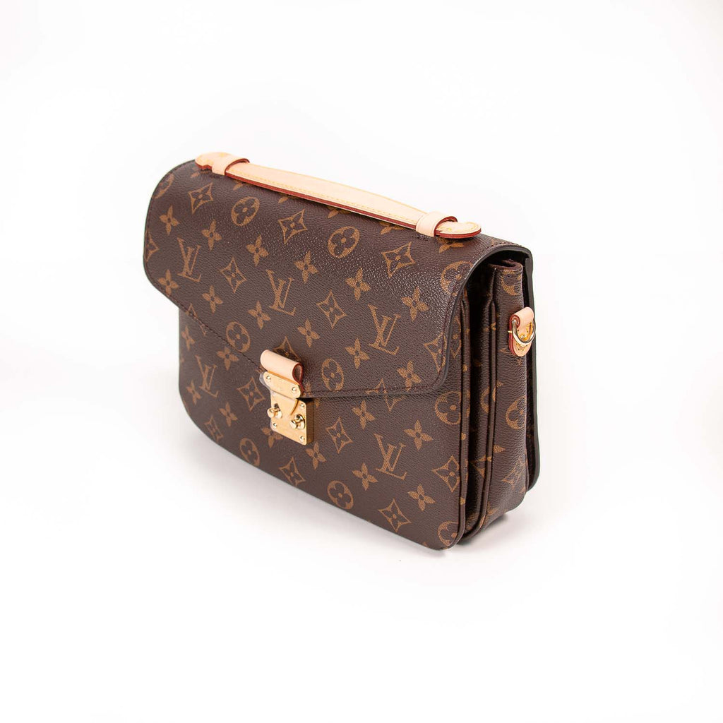 Louis Vuitton Monogram Pochette Metis Bags Louis Vuitton - Shop authentic new pre-owned designer brands online at Re-Vogue