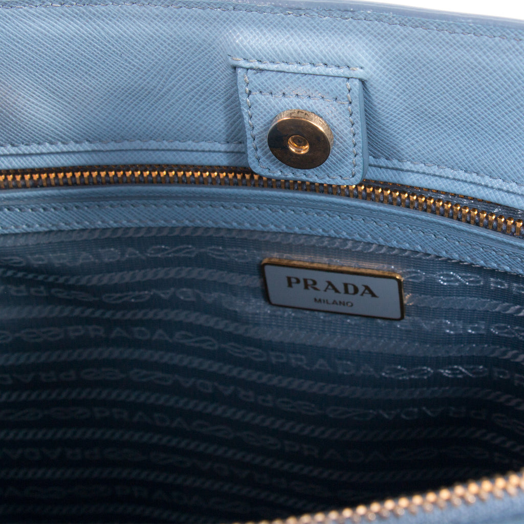 Prada Saffiano Lux Medium Tote Bags Prada - Shop authentic new pre-owned designer brands online at Re-Vogue