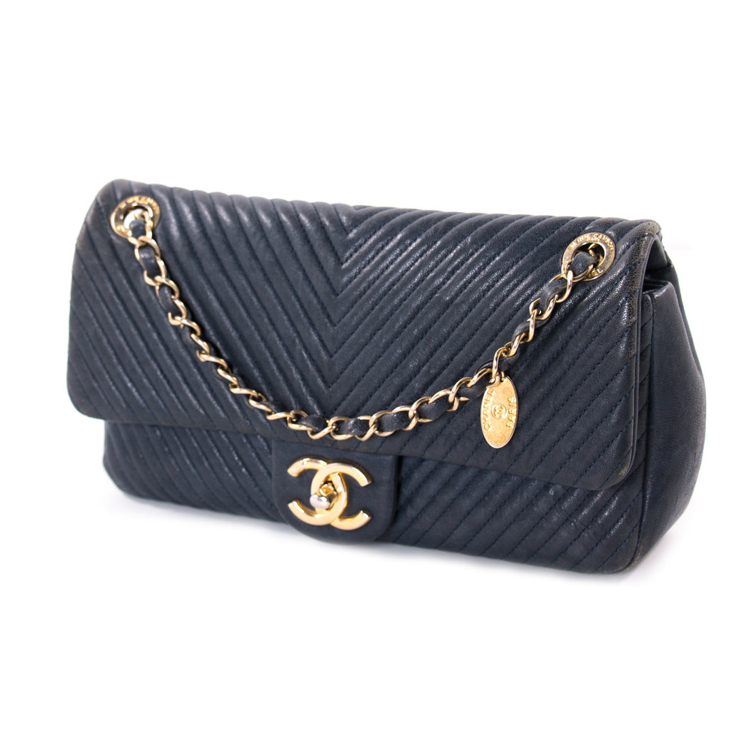 Chanel Medium Chevron Flap Bag Bags Chanel - Shop authentic new pre-owned designer brands online at Re-Vogue