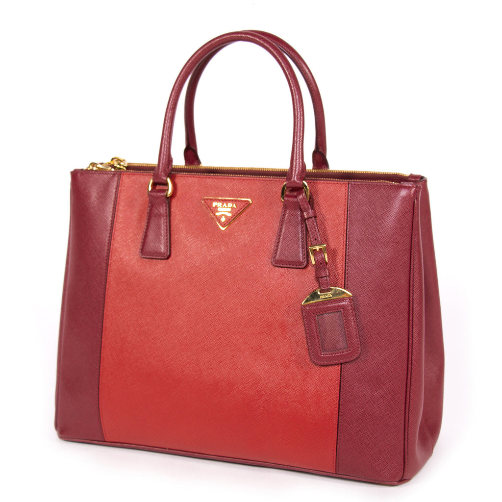 Prada Large Saffiano Double Zip Tote Bags Prada - Shop authentic new pre-owned designer brands online at Re-Vogue