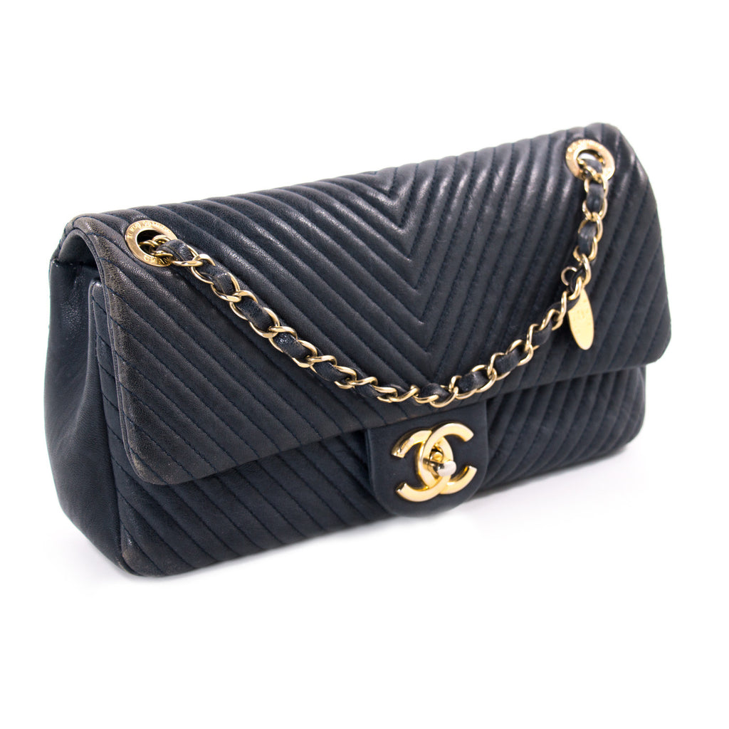 Chanel Medium Chevron Flap Bag Bags Chanel - Shop authentic new pre-owned designer brands online at Re-Vogue