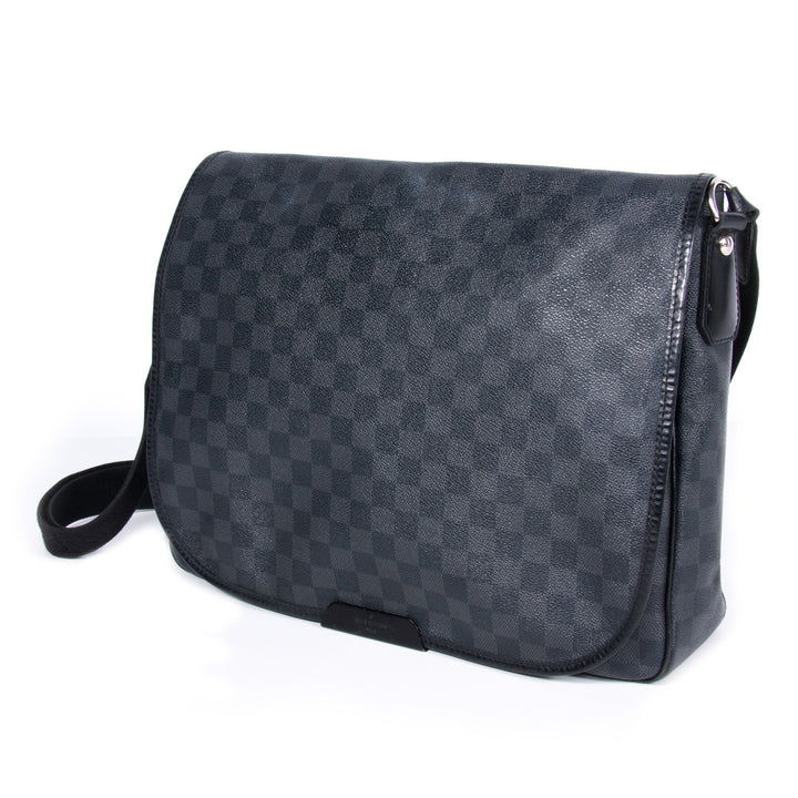 Louis Vuitton Damier Graphite Daniel Bags Louis Vuitton - Shop authentic new pre-owned designer brands online at Re-Vogue