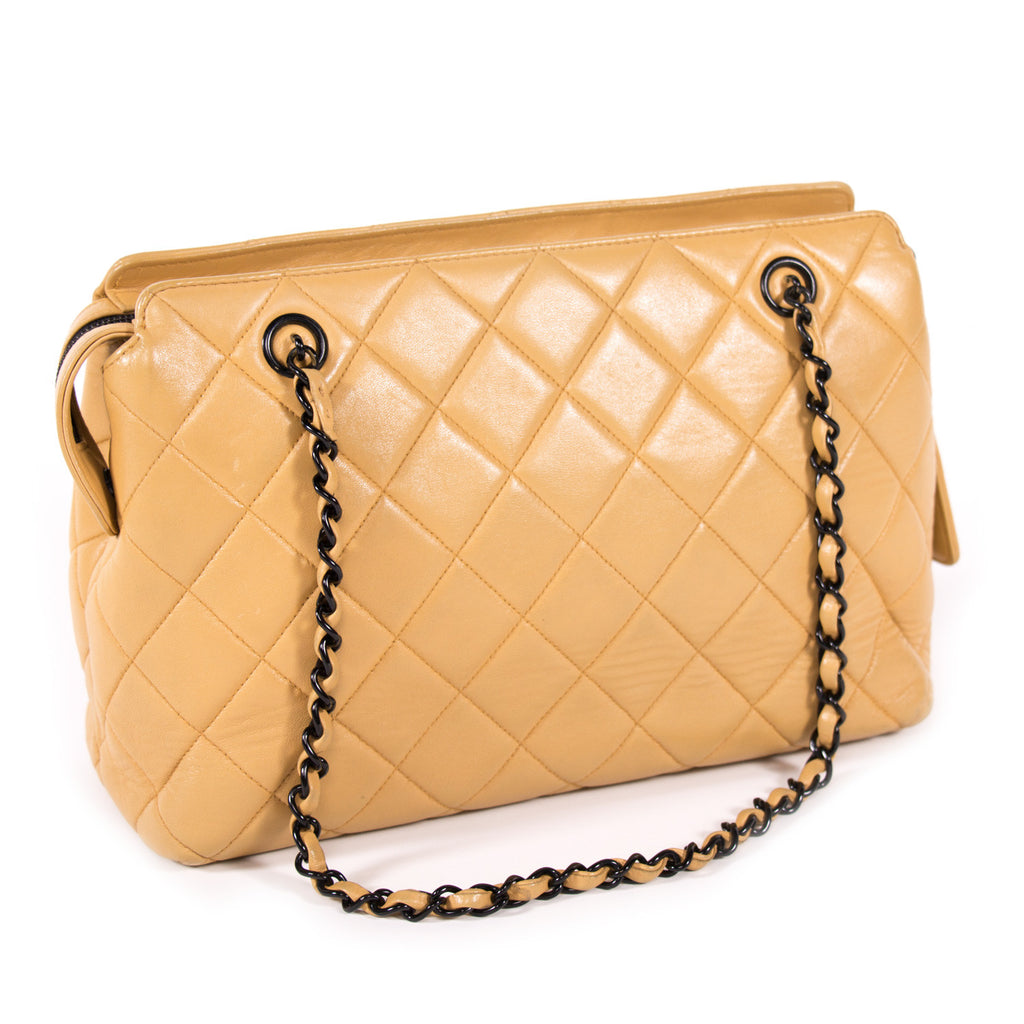 Chanel Vintage Shoulder Bag Bags Chanel - Shop authentic new pre-owned designer brands online at Re-Vogue