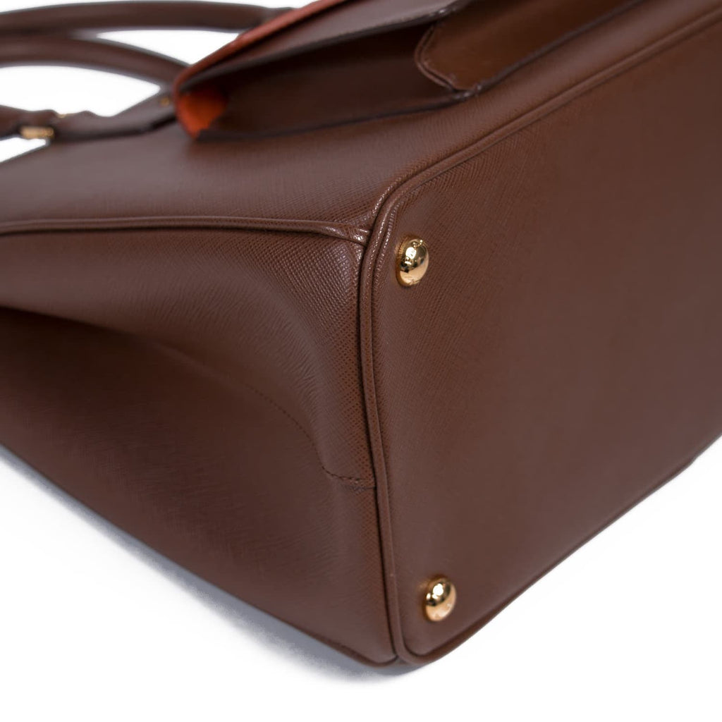 Prada Galleria Saffiano Cargo Tote Bag Bags Prada - Shop authentic new pre-owned designer brands online at Re-Vogue
