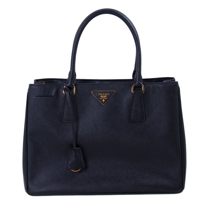 Prada Medium Saffiano Lux Tote Bags Prada - Shop authentic new pre-owned designer brands online at Re-Vogue