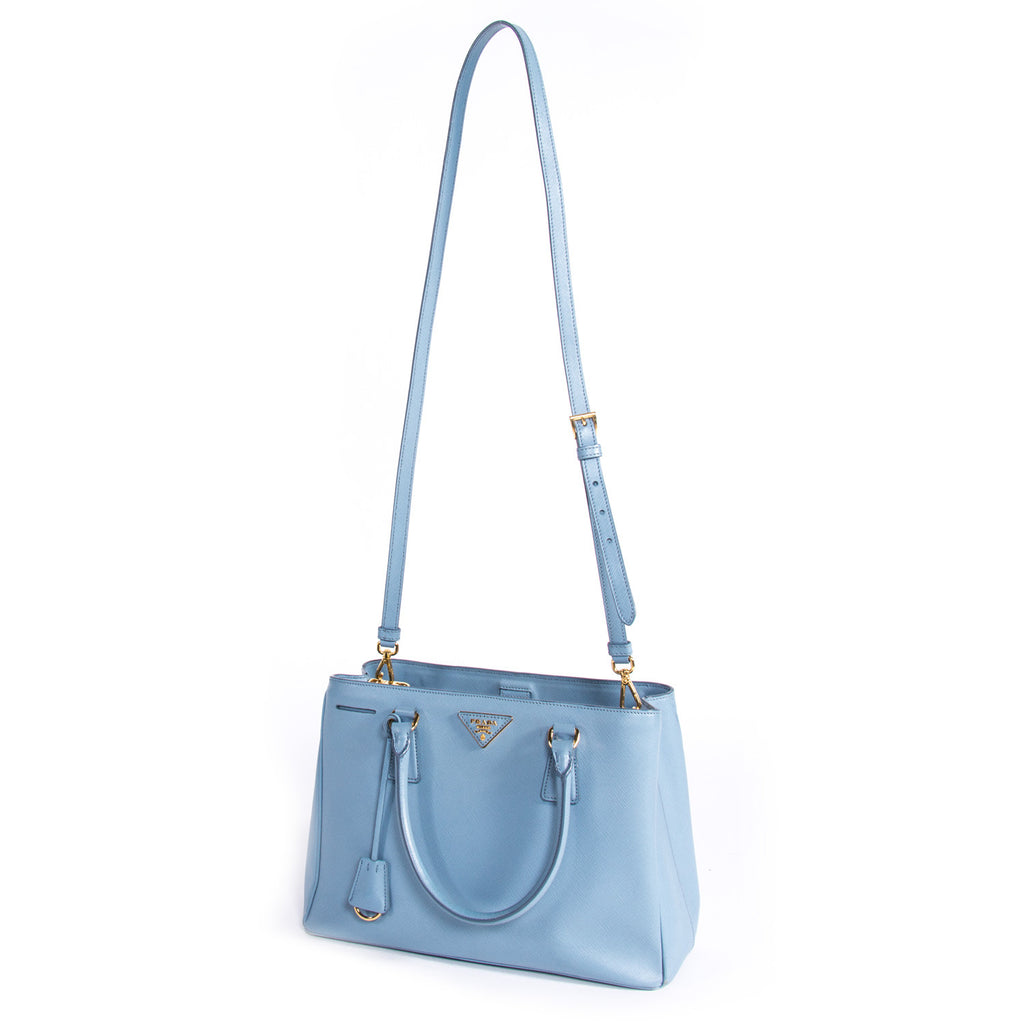 Prada Saffiano Lux Medium Tote Bags Prada - Shop authentic new pre-owned designer brands online at Re-Vogue