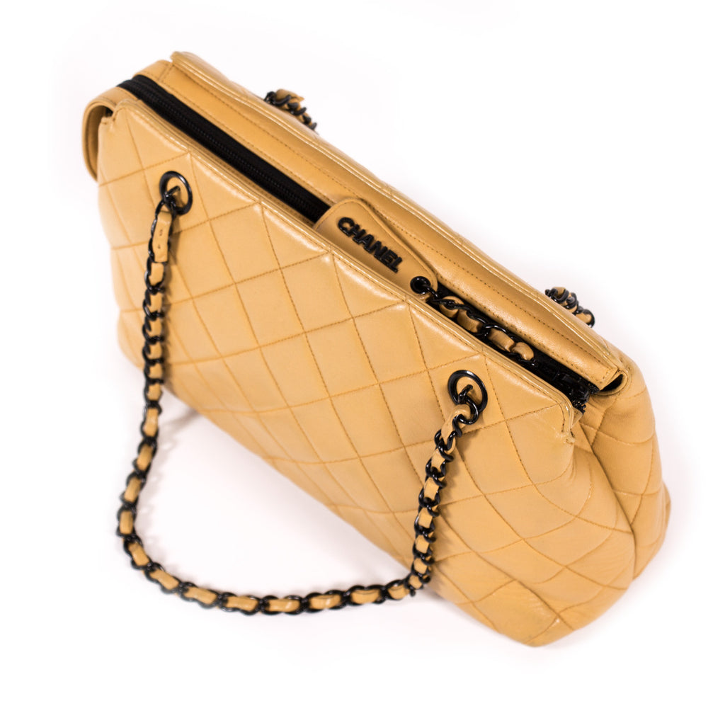 Chanel Vintage Shoulder Bag Bags Chanel - Shop authentic new pre-owned designer brands online at Re-Vogue