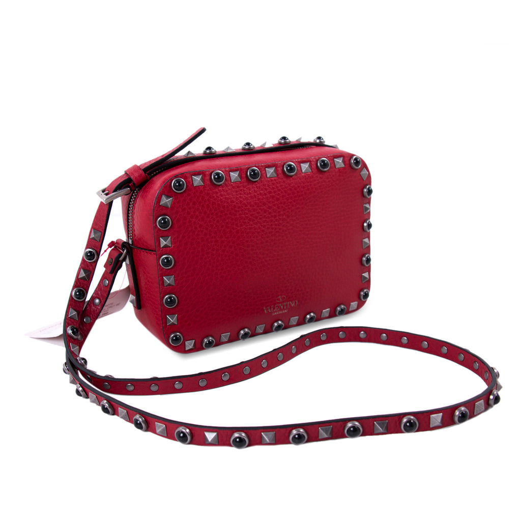 Valentino Rockstud Rolling Noir Cross Body Bag Bags Valentino - Shop authentic new pre-owned designer brands online at Re-Vogue