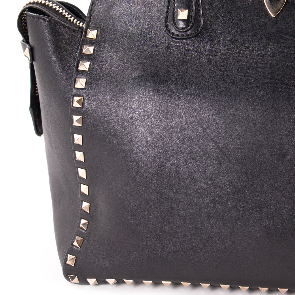 Valentino Black Rockstud Tote Bag Bags Valentino - Shop authentic new pre-owned designer brands online at Re-Vogue